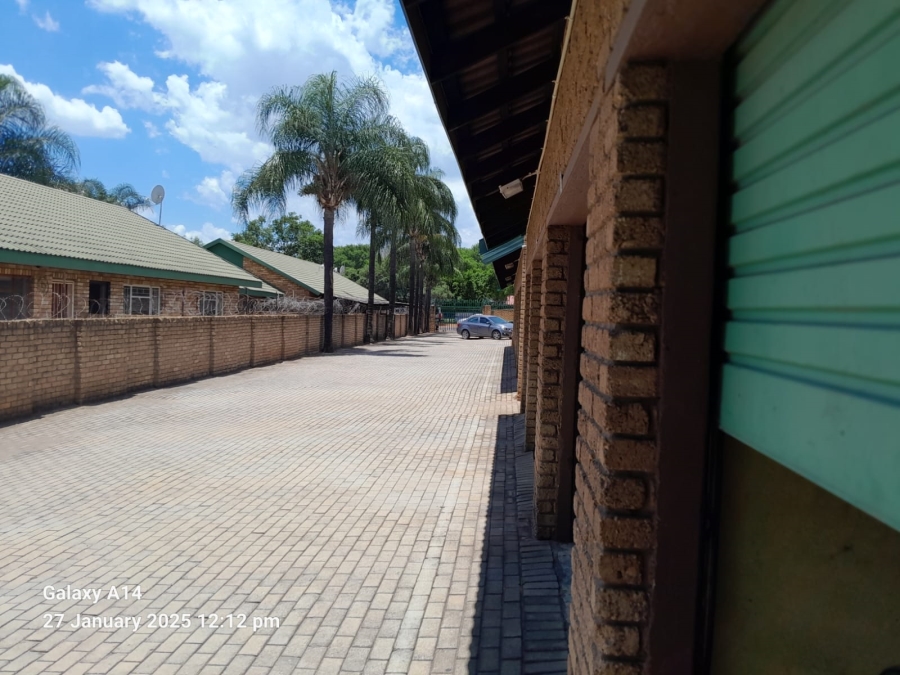 2 Bedroom Property for Sale in Oos Einde North West